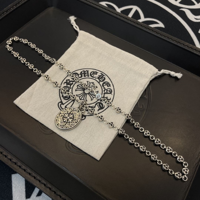 Ch*0me He**ts necklaces